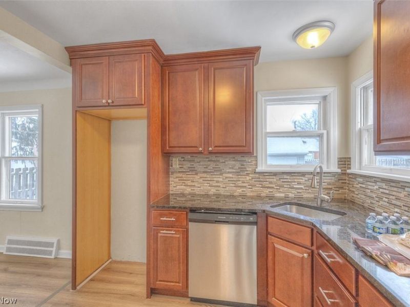 25671 Farringdon Avenue, Euclid, OH 44132 Photo 11