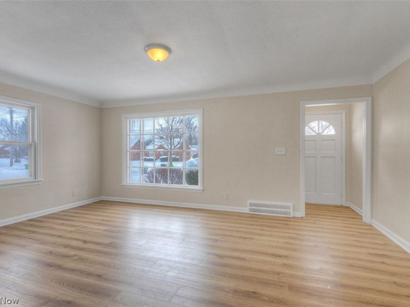 25671 Farringdon Avenue, Euclid, OH 44132 Photo 6