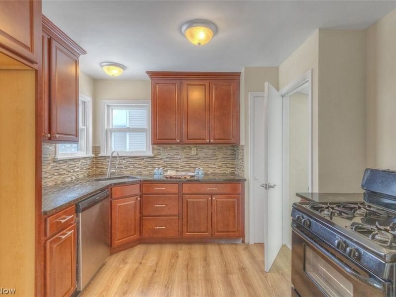 25671 Farringdon Avenue, Euclid, OH 44132 Photo 9