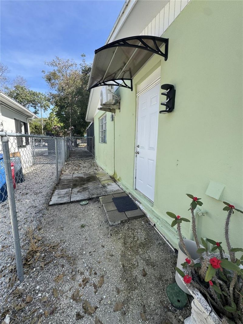 664 Colson Dr , Key Largo, FL 33037 Photo