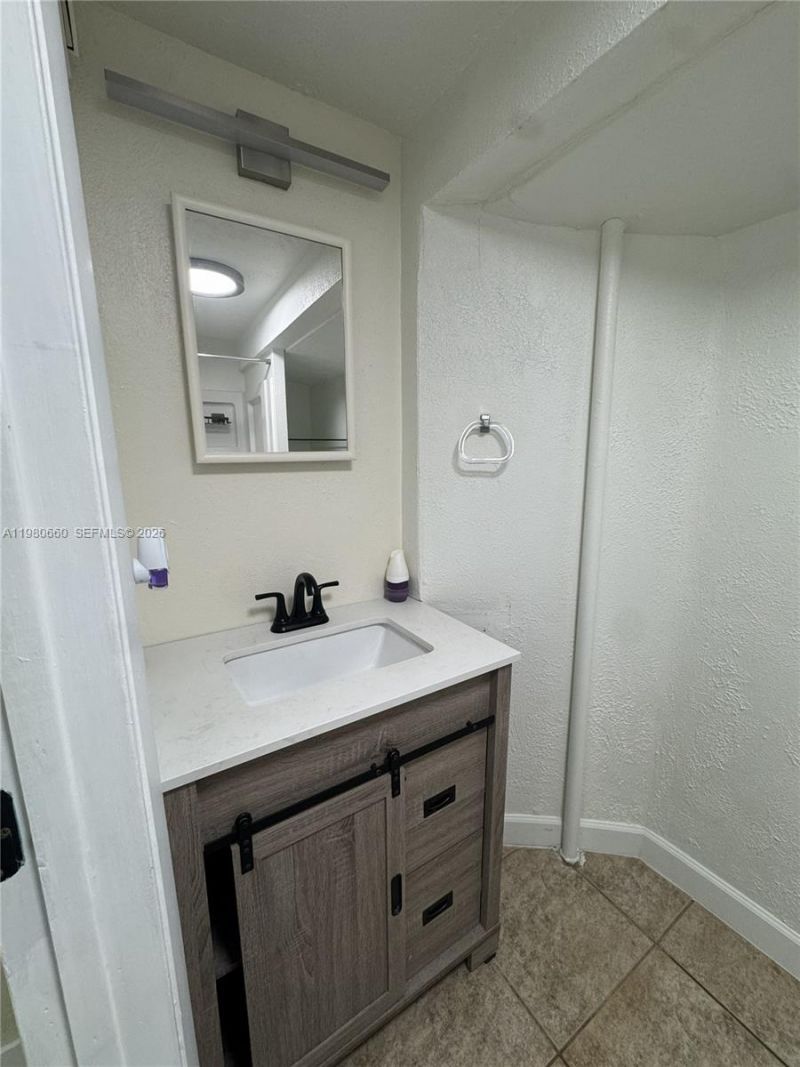 664 Colson Dr , Key Largo, FL 33037 Photo