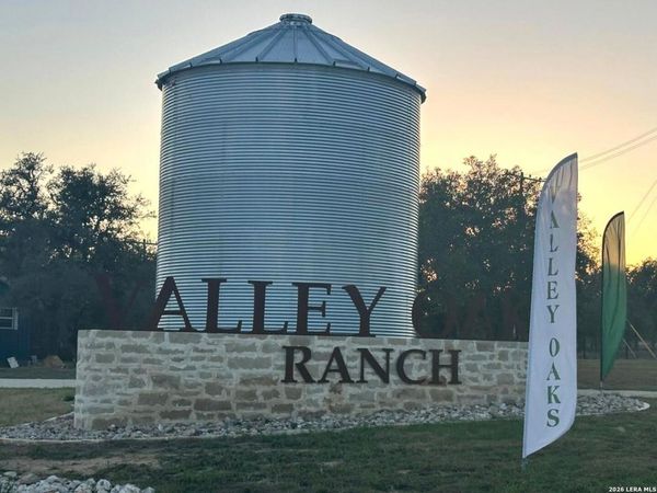 207 Crescent, Hondo, TX 78861