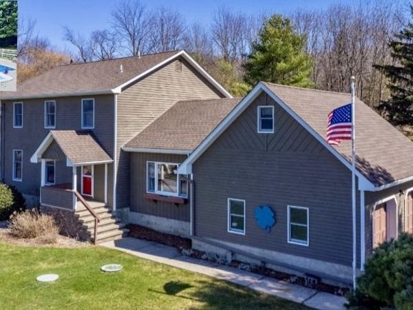 10 Peary Dr, Vernon, NJ 07461