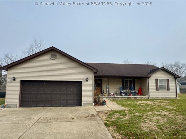 3899 Iva Durst Road, Leon, WV 25123