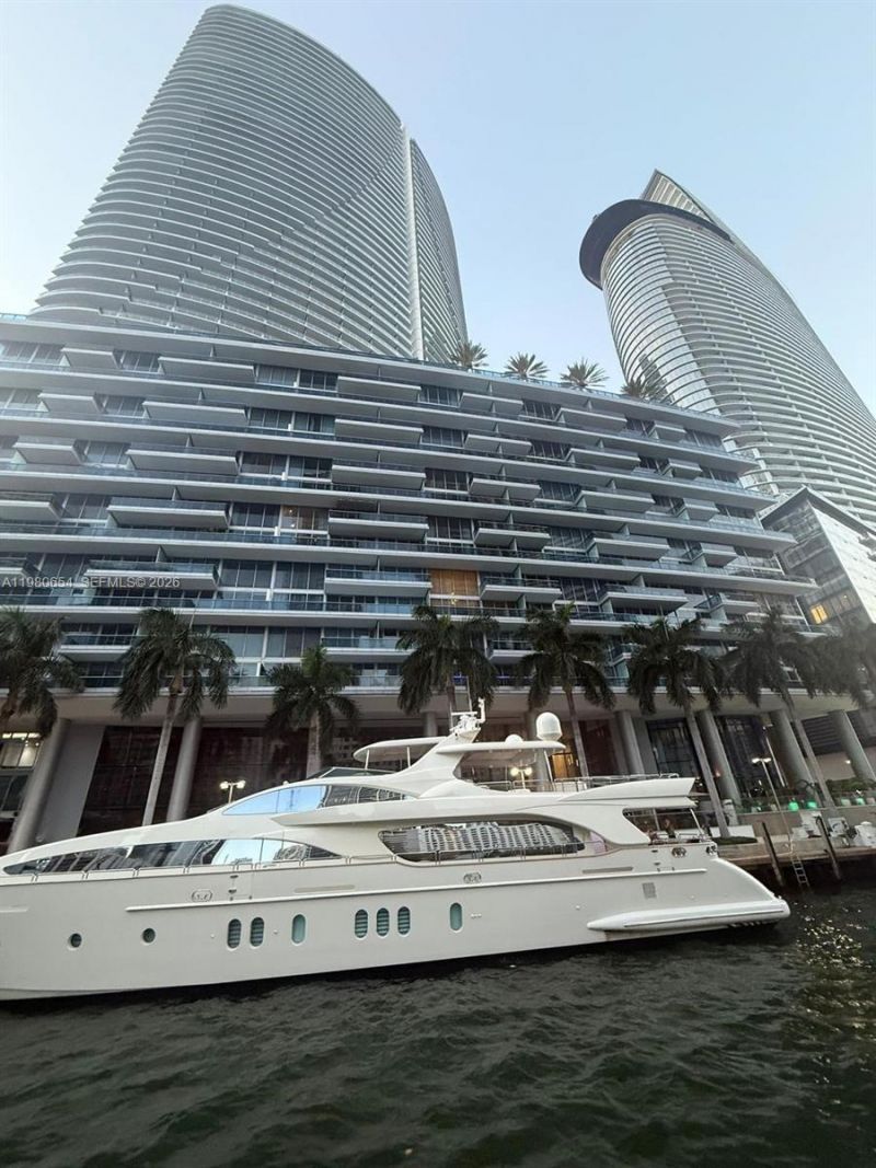 200 Biscayne Boulevard Way, Unit 4801, Miami, FL 33131 Photo