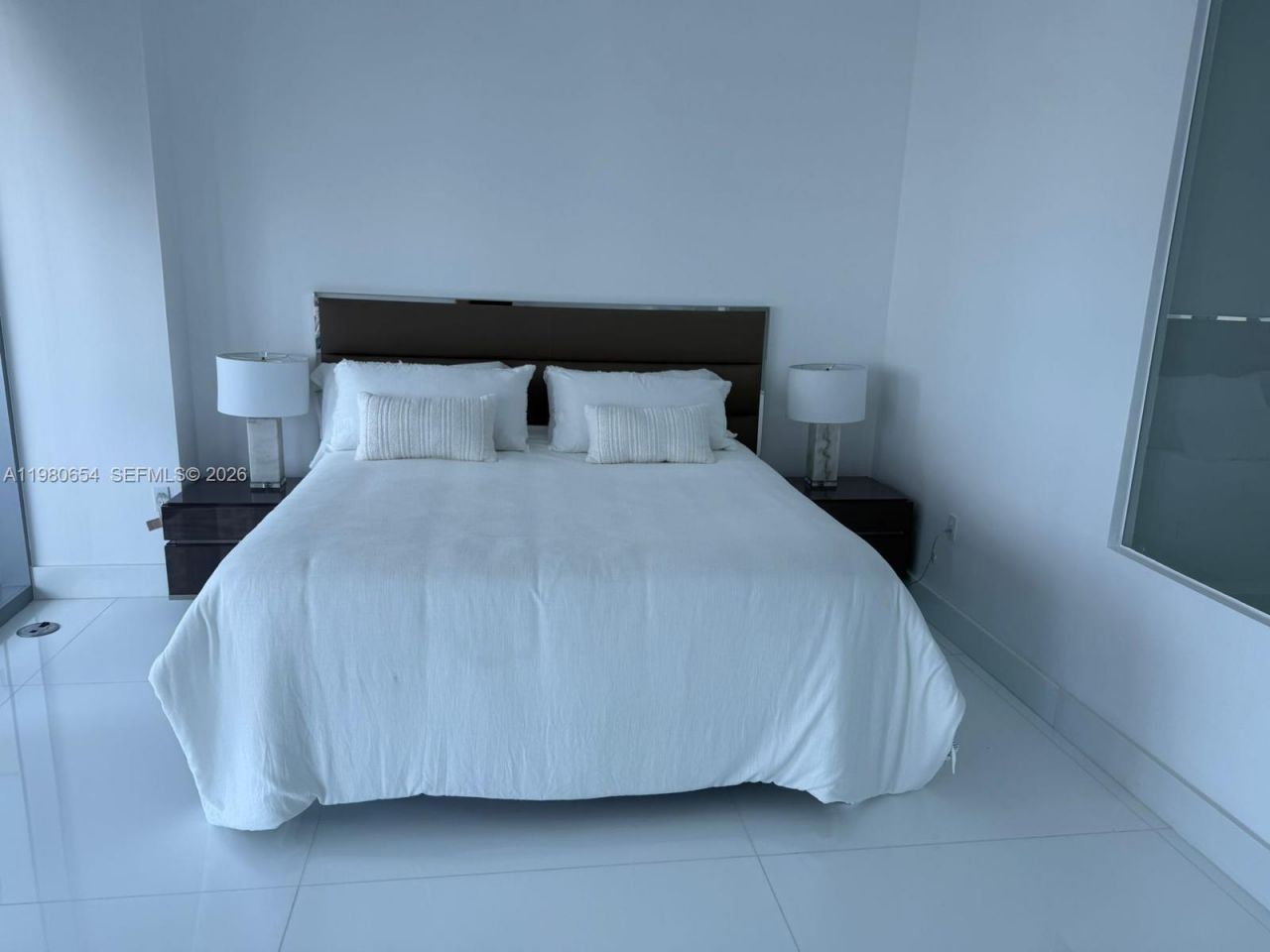 200 Biscayne Boulevard Way, Unit 4801, Miami, FL 33131 Photo