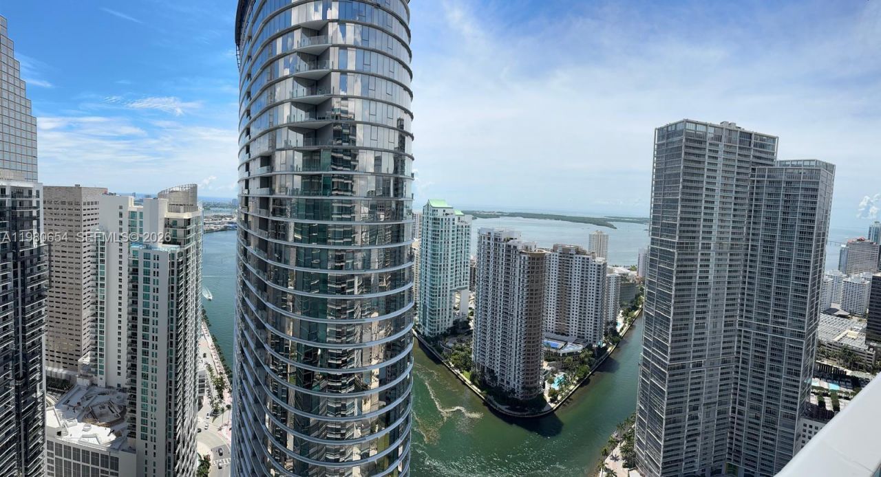 200 Biscayne Boulevard Way, Unit 4801, Miami, FL 33131 Photo