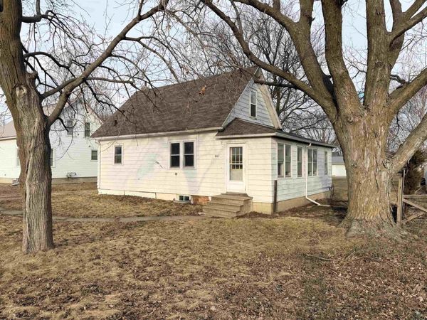 212 MAPLE ST, Aurelia, IA 51005