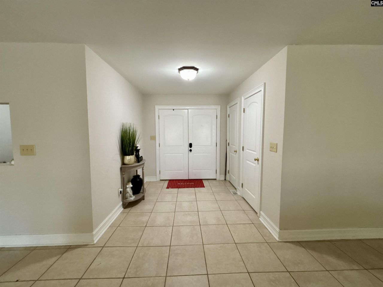 330 Canada Drive  Photo 14