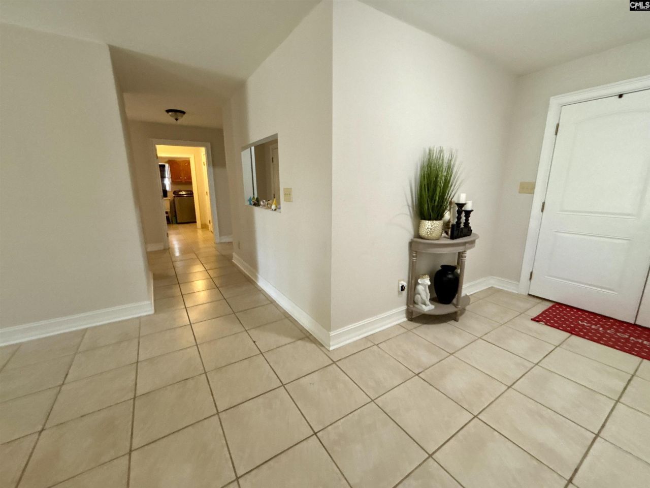 330 Canada Drive  Photo 15