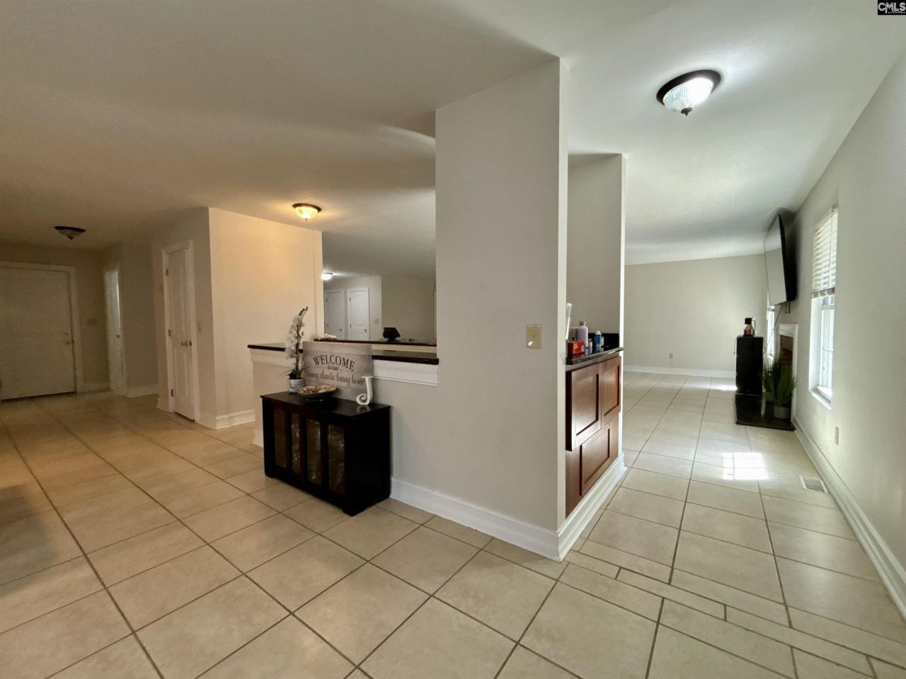 330 Canada Drive  Photo 16