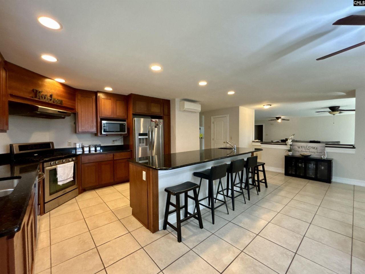 330 Canada Drive  Photo 17