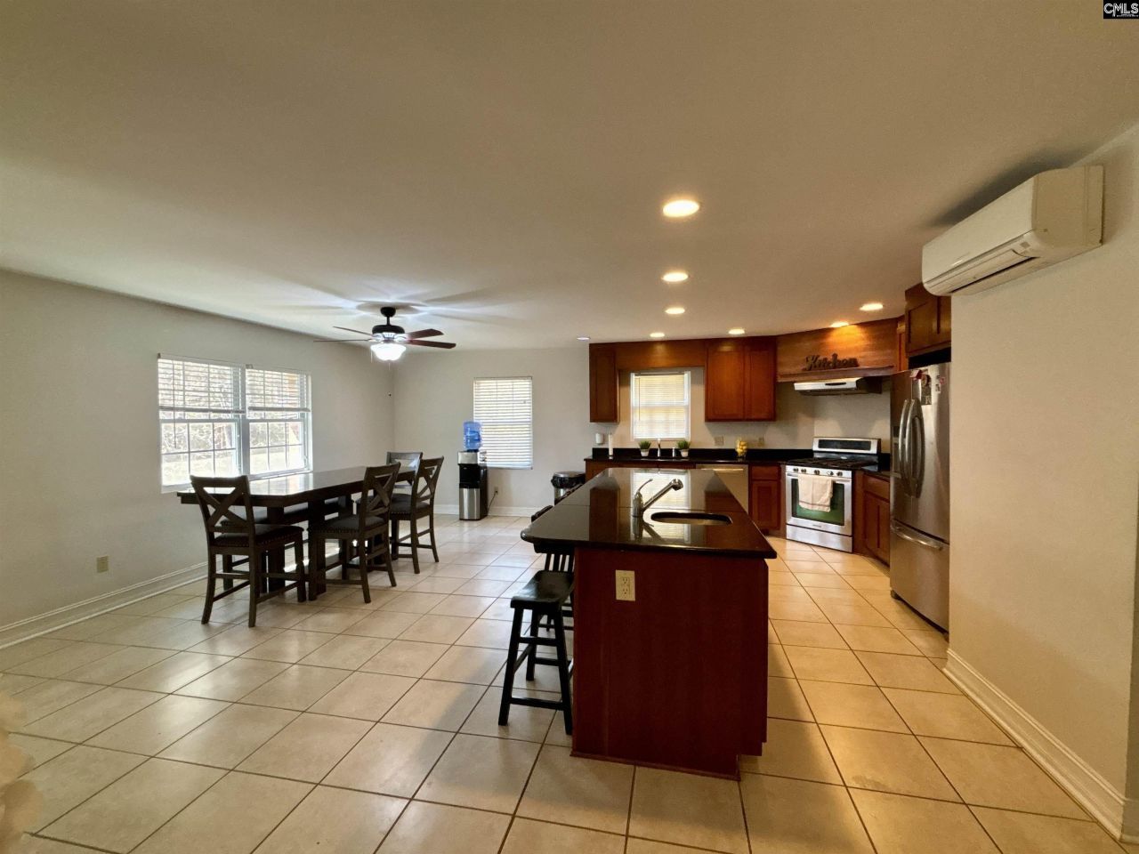 330 Canada Drive  Photo 19