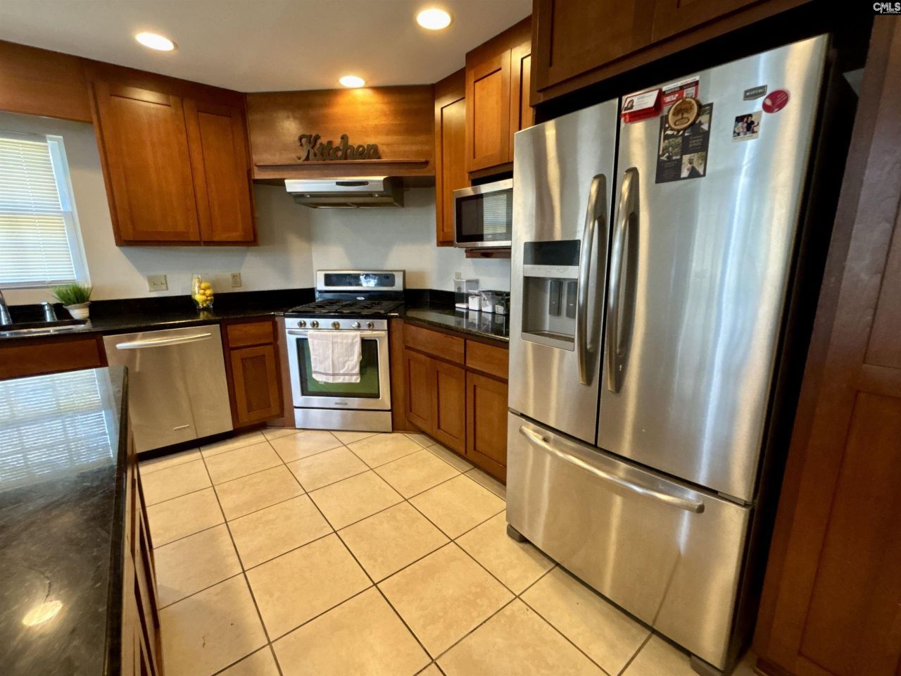 330 Canada Drive  Photo 26