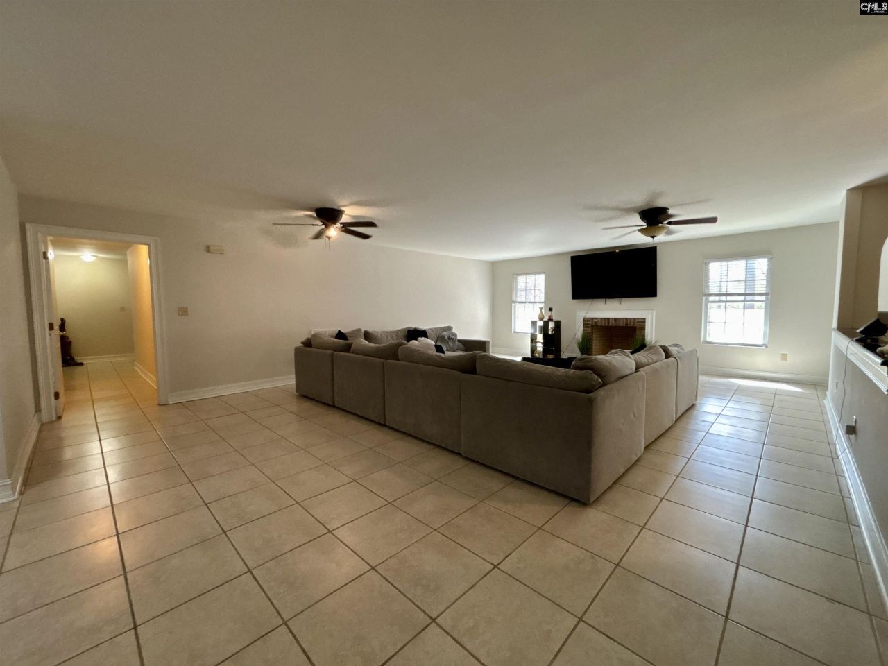 330 Canada Drive  Photo 29