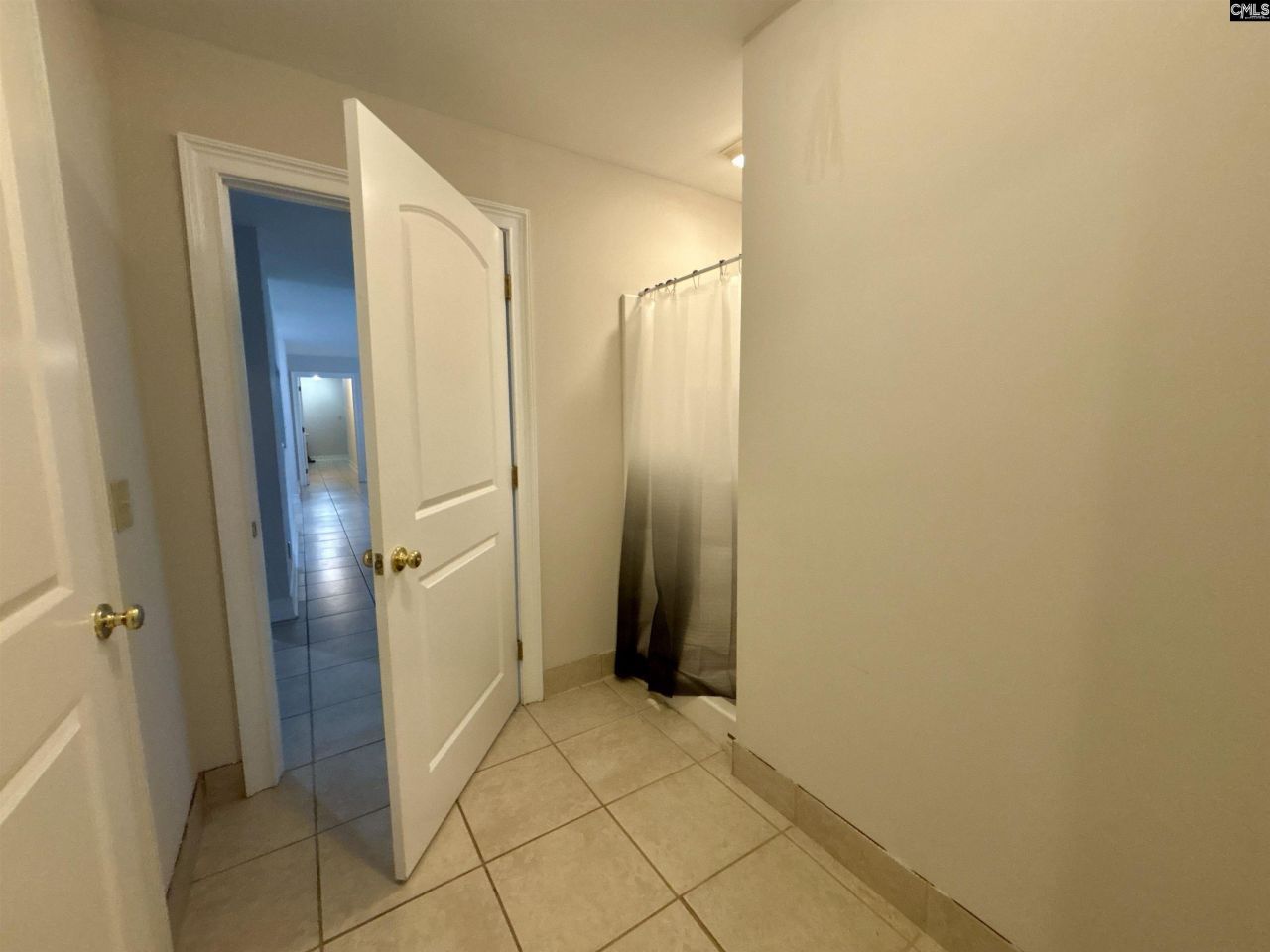 330 Canada Drive  Photo 36