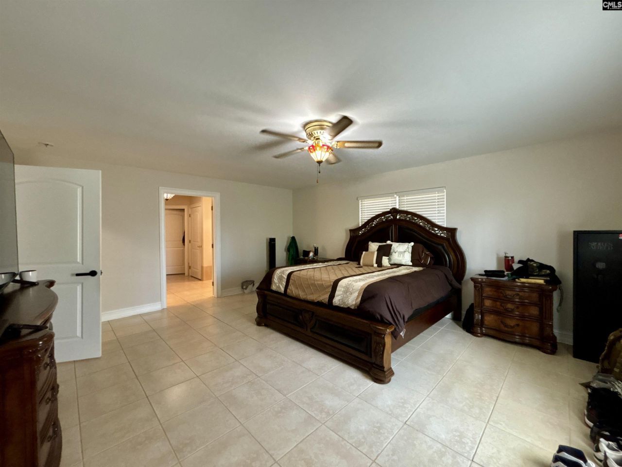 330 Canada Drive  Photo 37