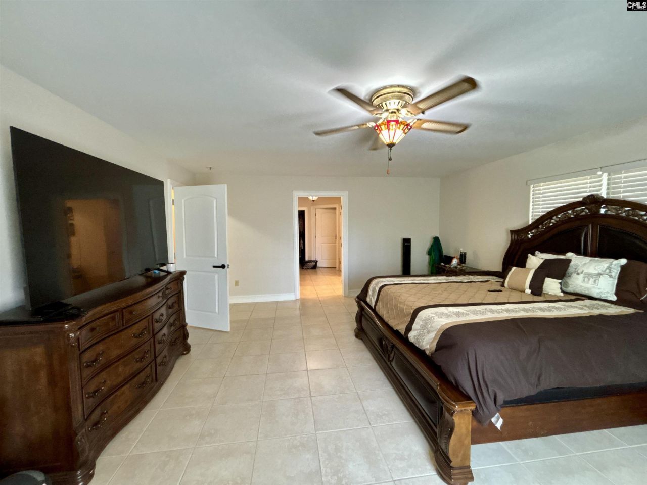 330 Canada Drive  Photo 38