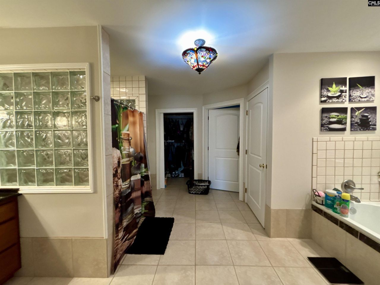 330 Canada Drive  Photo 41