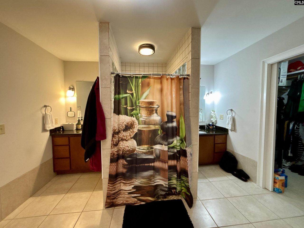 330 Canada Drive  Photo 43