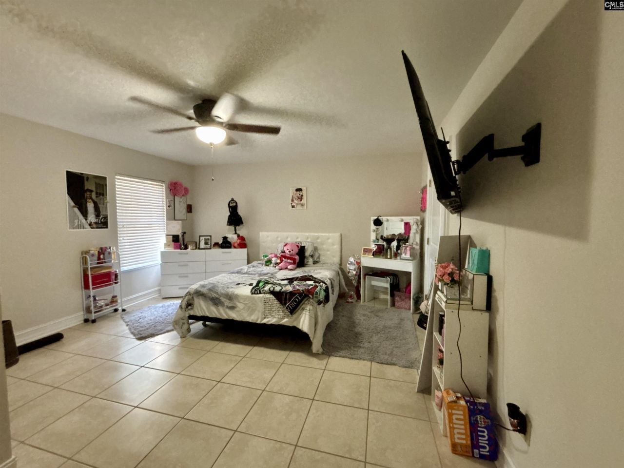 330 Canada Drive  Photo 47