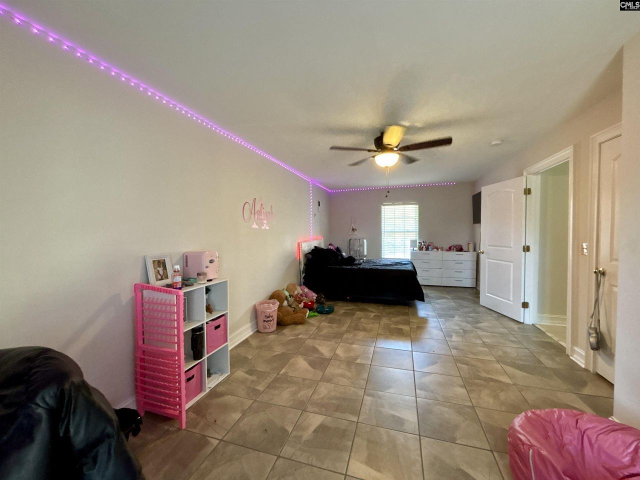 330 Canada Drive  Photo 49