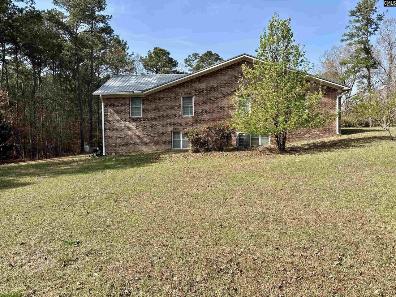 330 Canada Drive  Photo 5