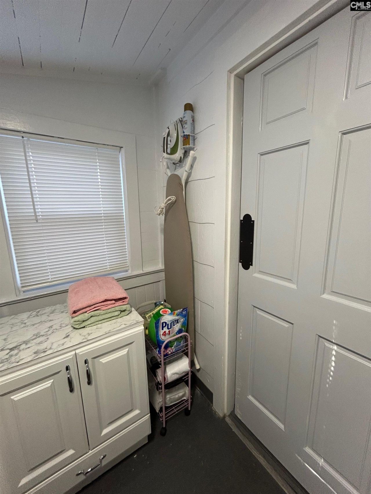 627 Two Notch Road Photo 23