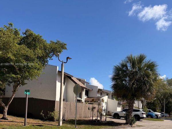 7101 SW 113th Ct , Miami, FL 33173