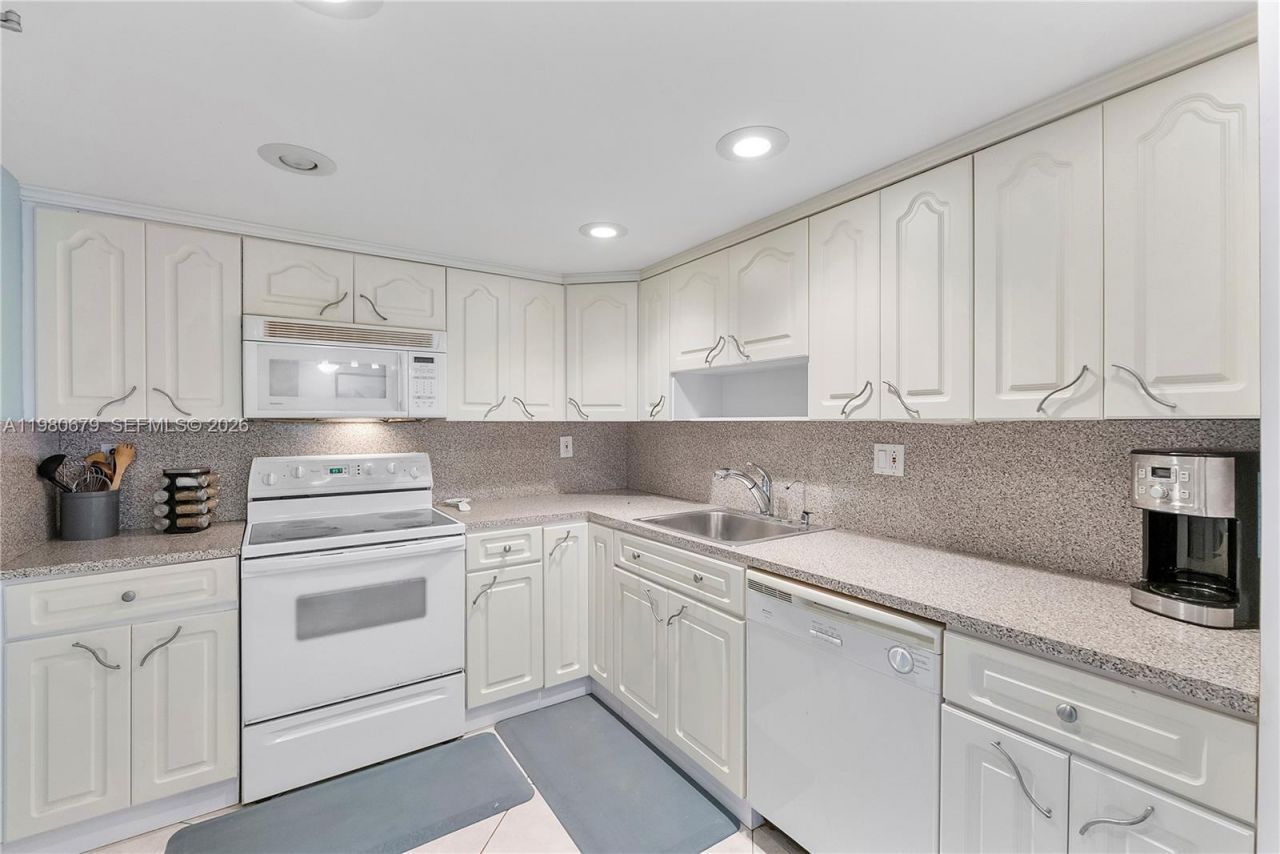 10777 W Sample Rd, Unit 918, Coral Springs, FL 33065 Photo