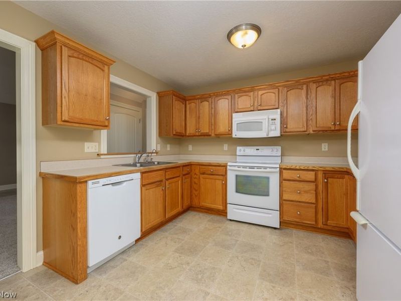 465 Wagler Avenue SW, Hartville, OH 44632 Photo 12