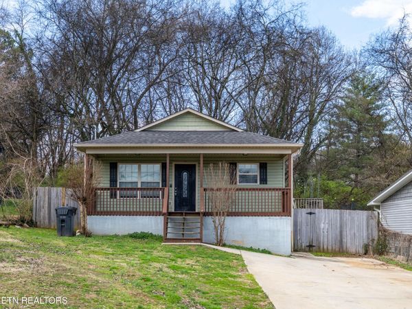 2013 Paris Rd, Knoxville, TN 37912
