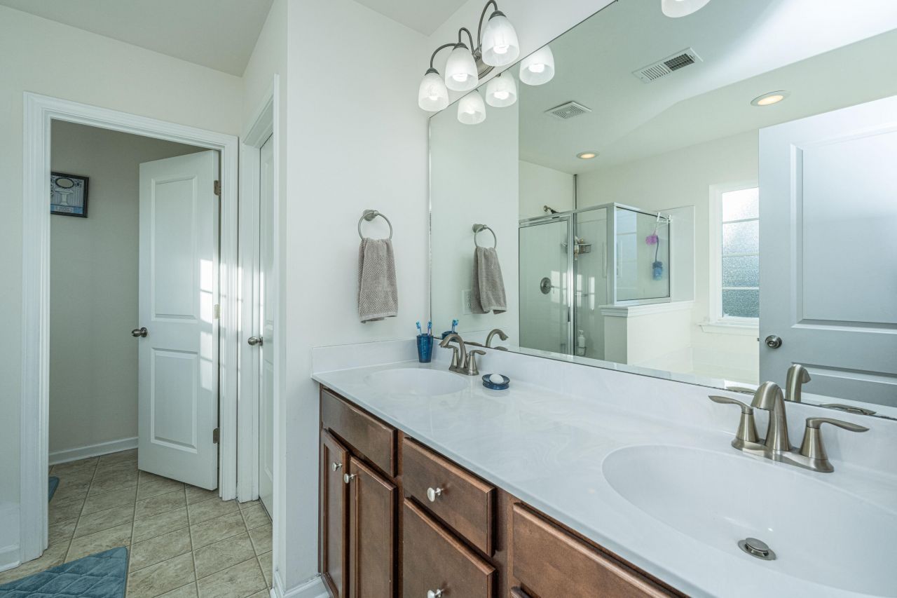 137 Radtko Road Photo 23