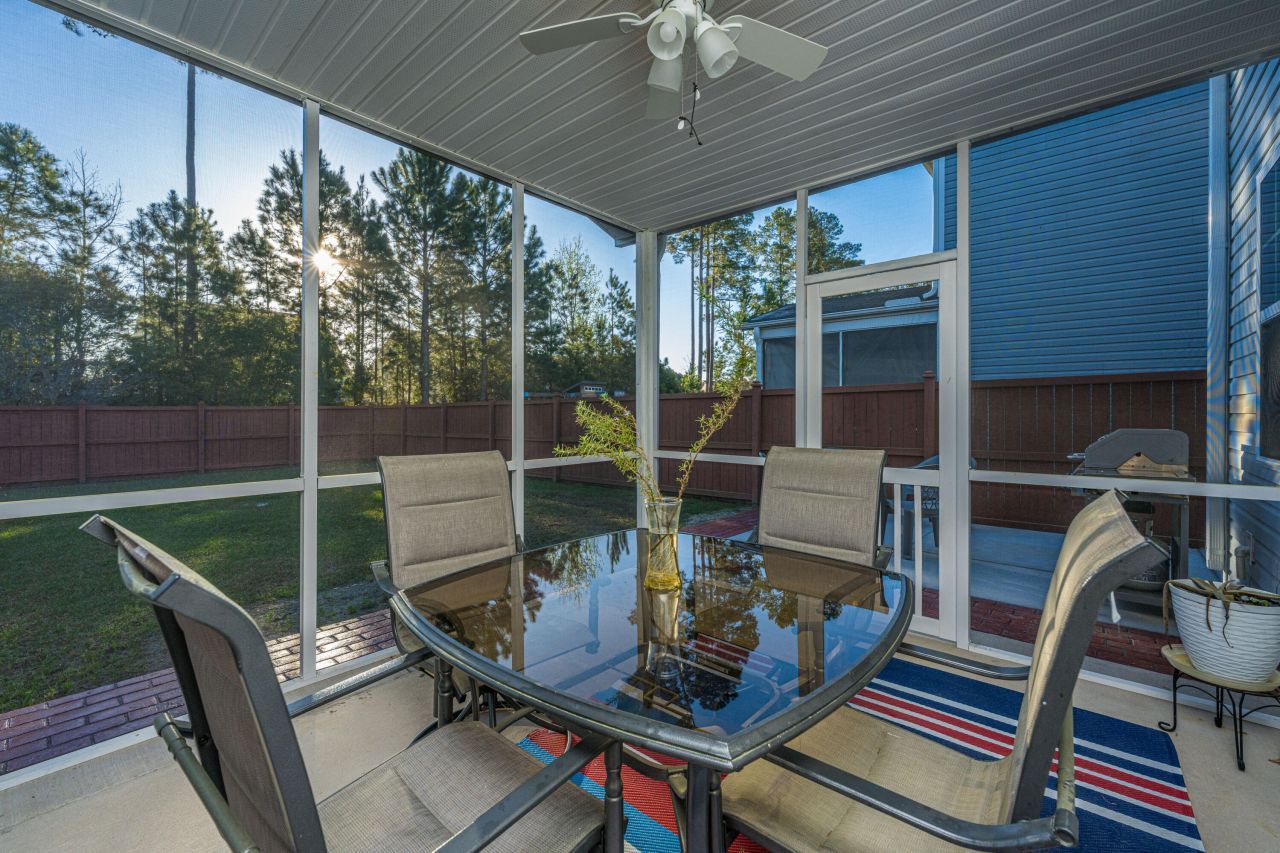 137 Radtko Road Photo 32