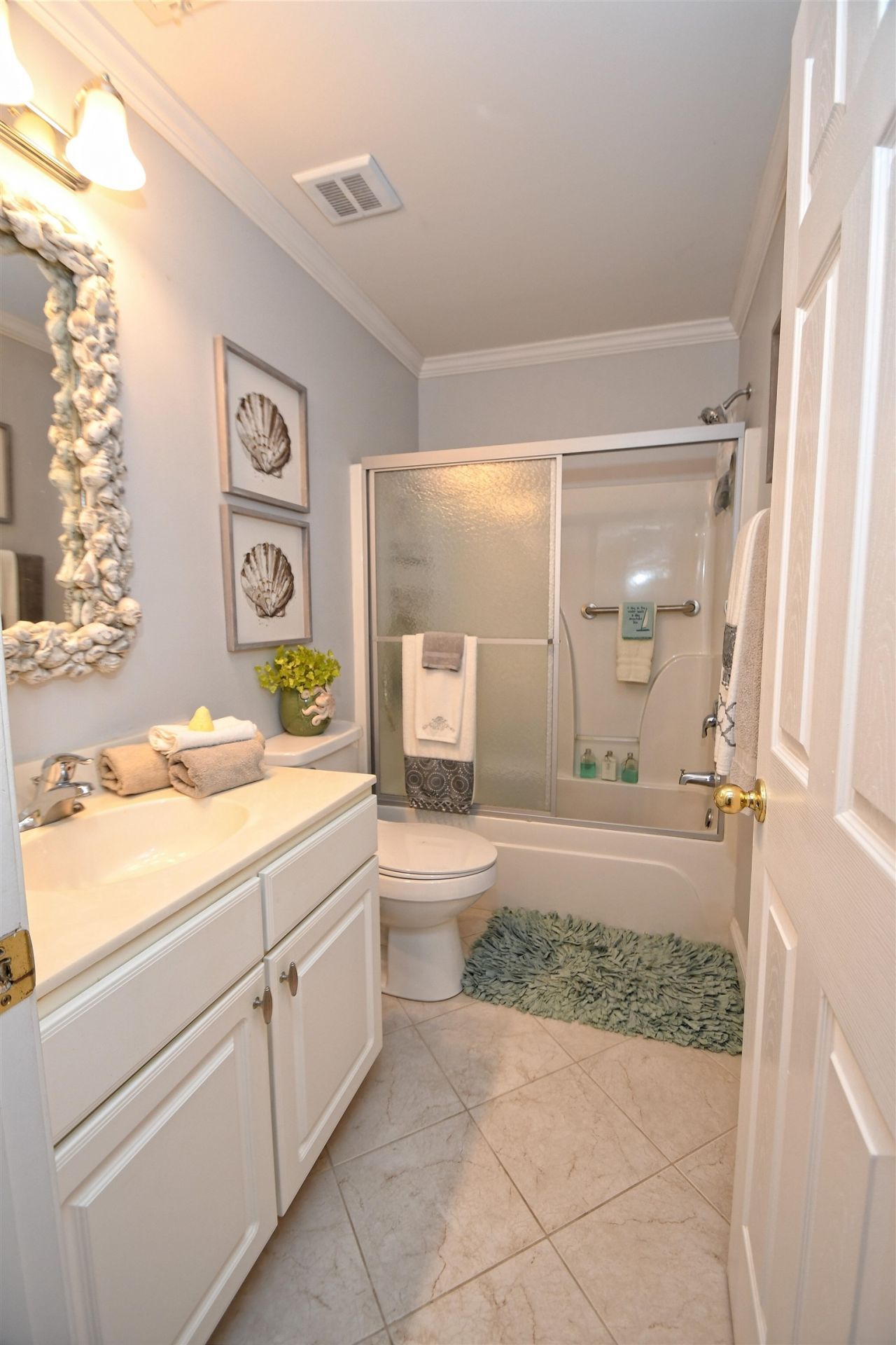 4366 Rivergate Ln. Photo 10