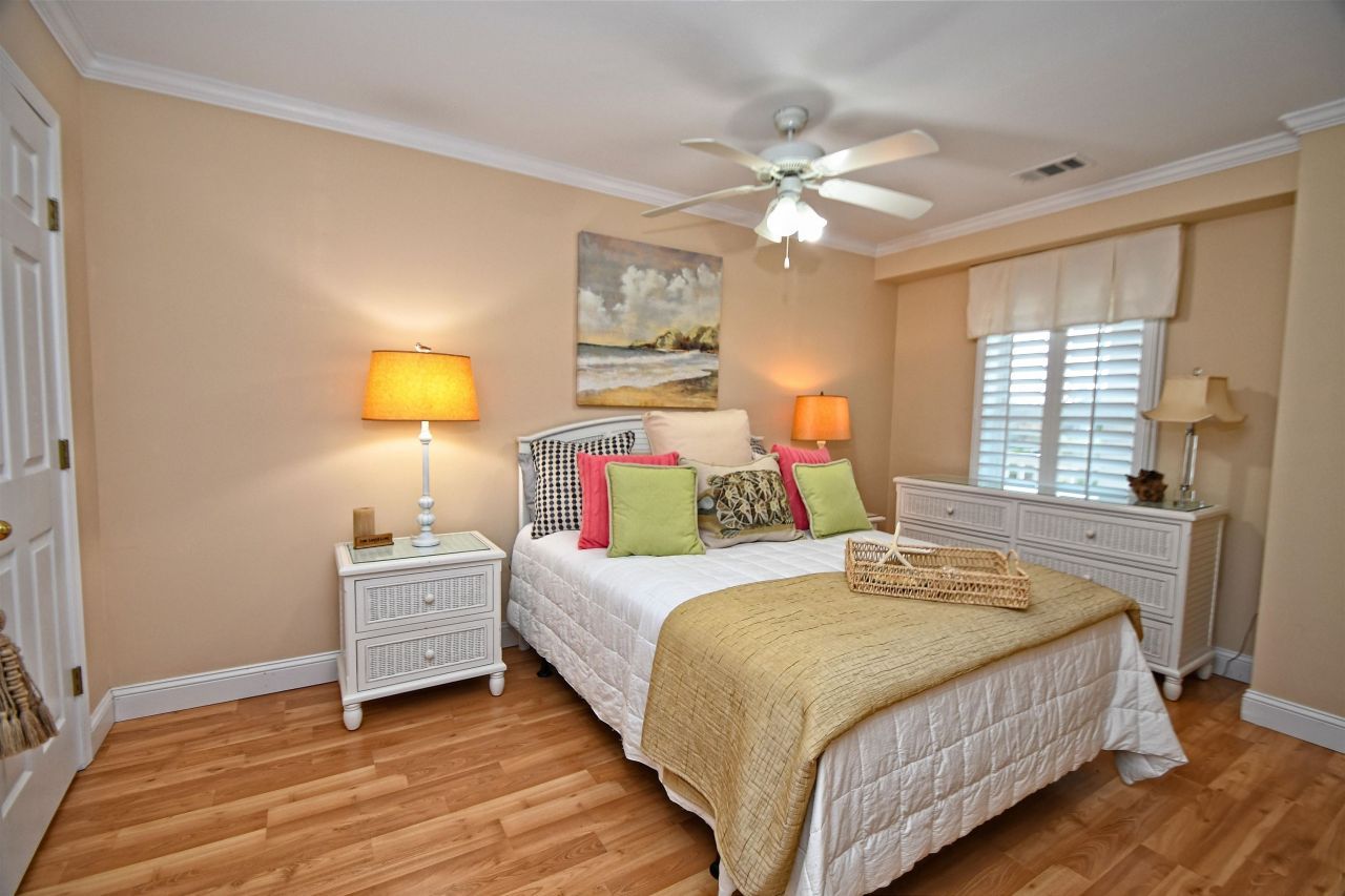 4366 Rivergate Ln. Photo 11