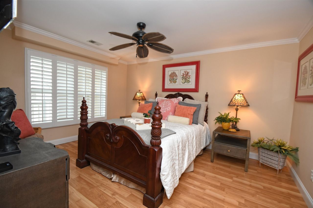 4366 Rivergate Ln. Photo 6