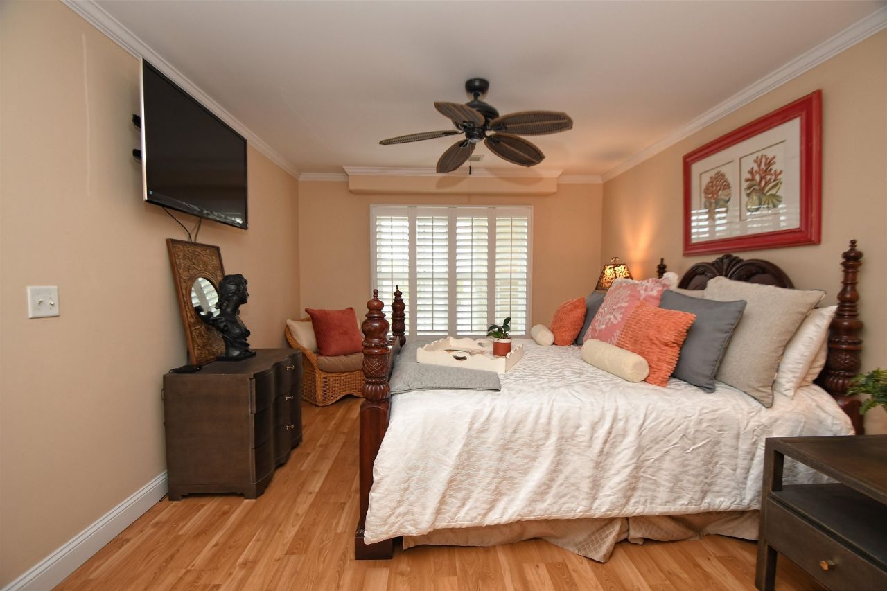 4366 Rivergate Ln. Photo 7