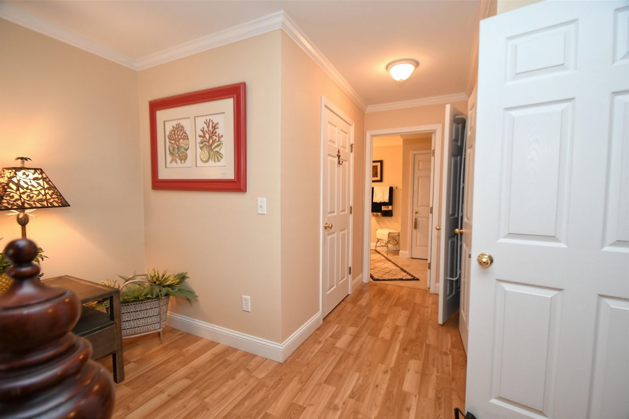 4366 Rivergate Ln. Photo 8