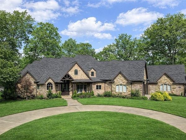 1453 Le Chesnay Drive , Centerton, AR 72719