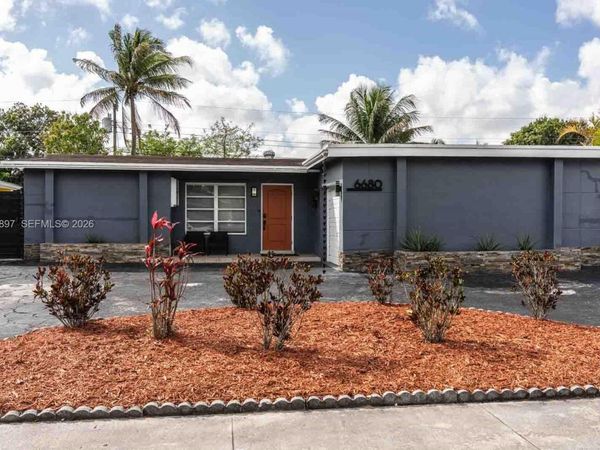 6680 NW 24th Pl, Sunrise, FL 33313