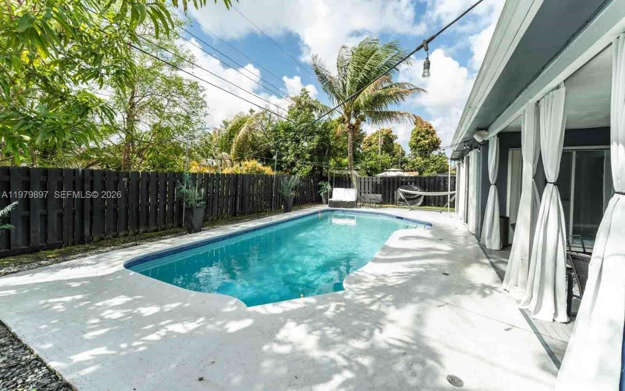 6680 NW 24th Pl, Sunrise, FL 33313 Photo