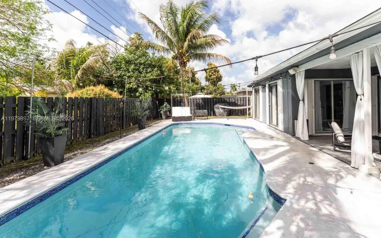 6680 NW 24th Pl, Sunrise, FL 33313 Photo