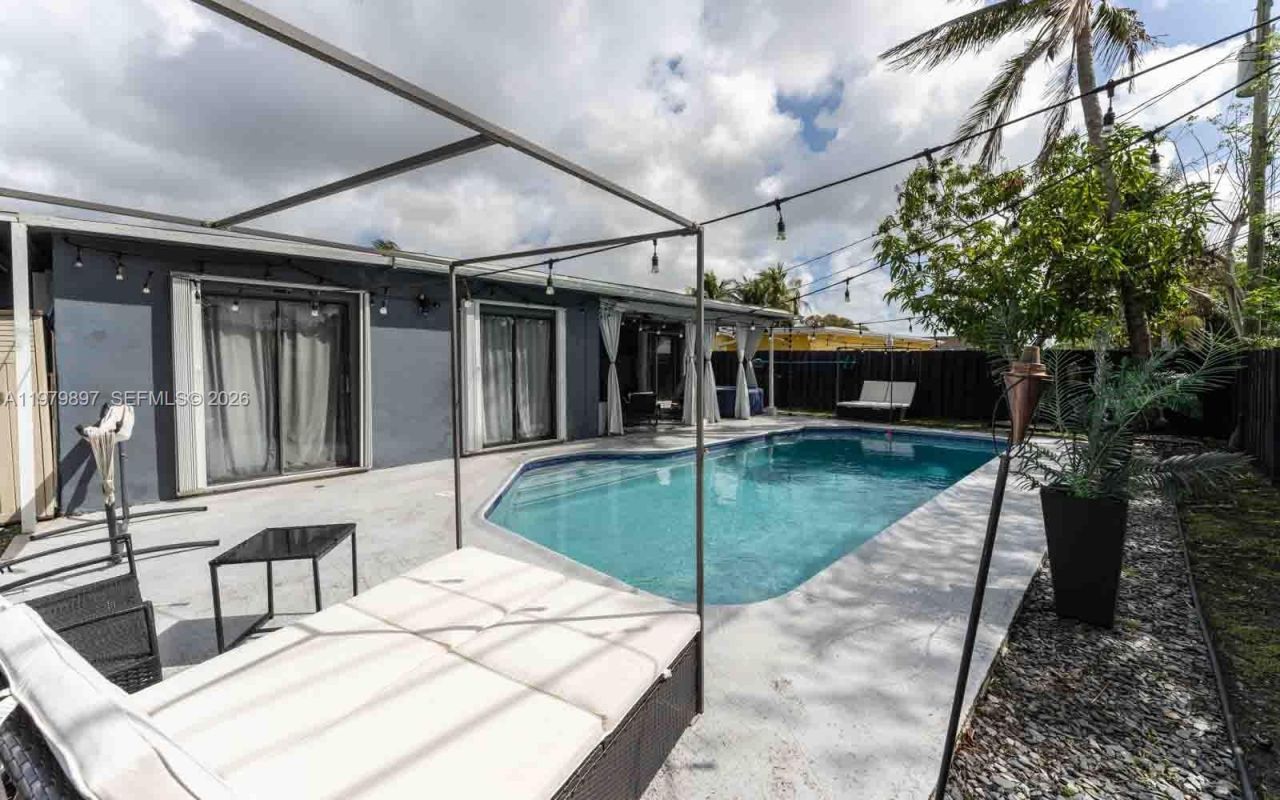 6680 NW 24th Pl, Sunrise, FL 33313 Photo