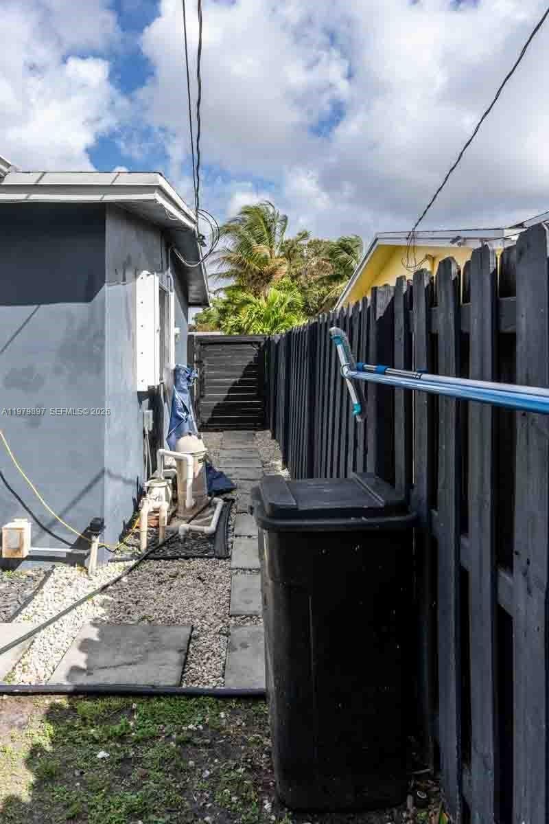 6680 NW 24th Pl, Sunrise, FL 33313 Photo