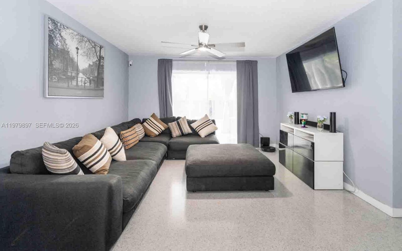 6680 NW 24th Pl, Sunrise, FL 33313 Photo