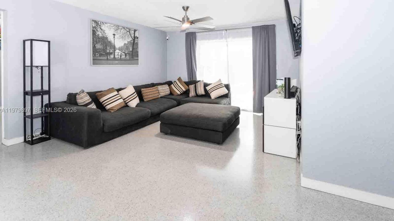 6680 NW 24th Pl, Sunrise, FL 33313 Photo