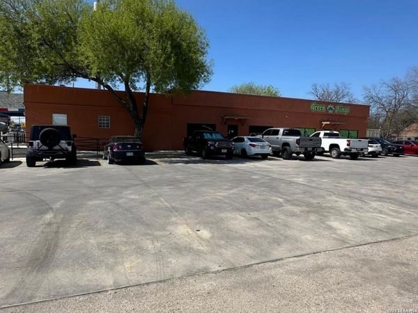 1511 Culebra, San Antonio, TX 78201