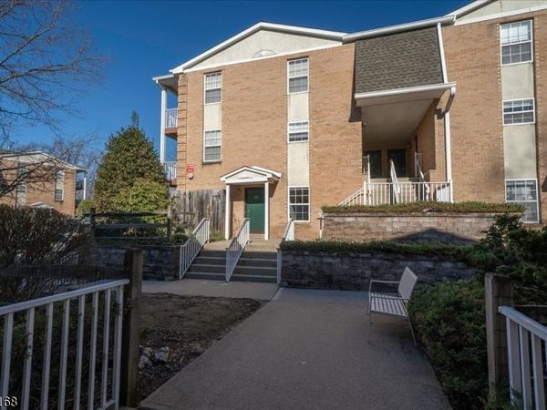 231 Vista Dr, Hanover, NJ 07927