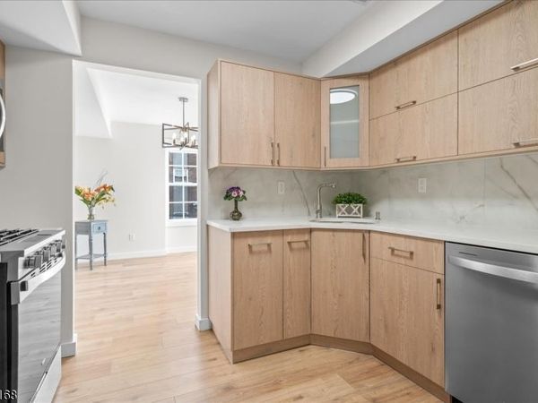 231 Vista Dr, Hanover, NJ 07927